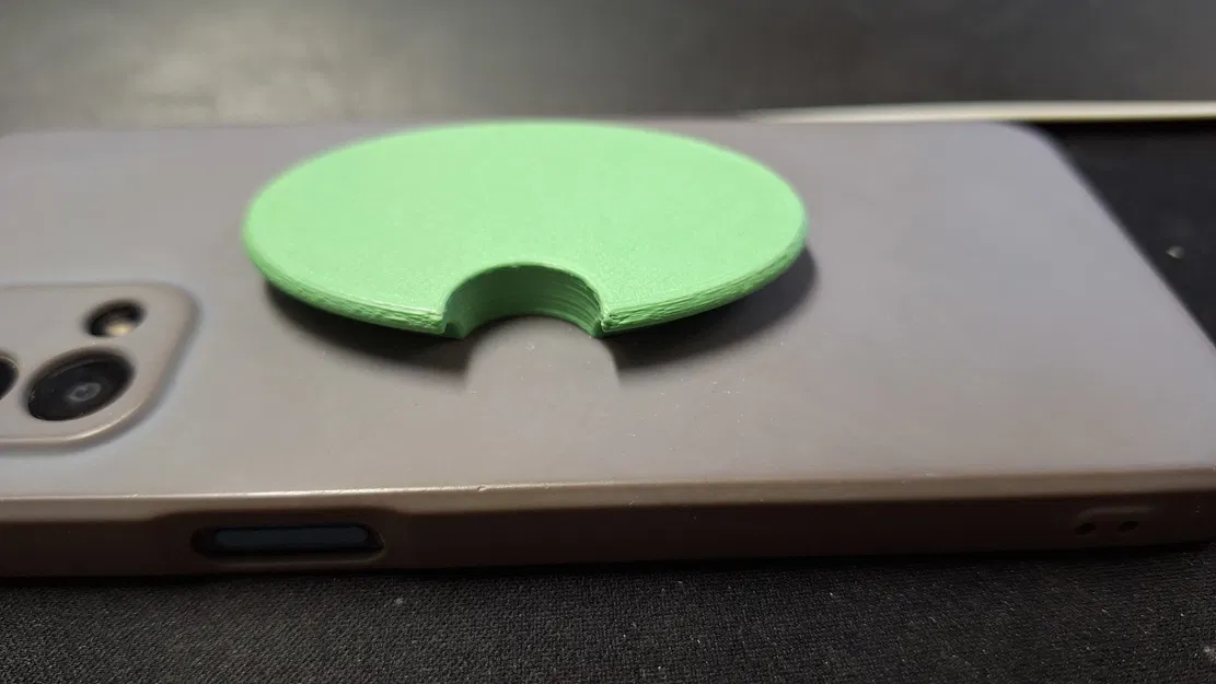 Giá giữ thun buộc tóc gắn sau điện thoại (Hair tie holder for phone) - Image 3