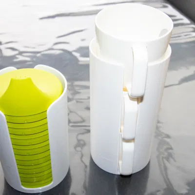 Giá đỡ ly Ikea BÖRJA 3D - Giữ ly và nắp gọn gàng