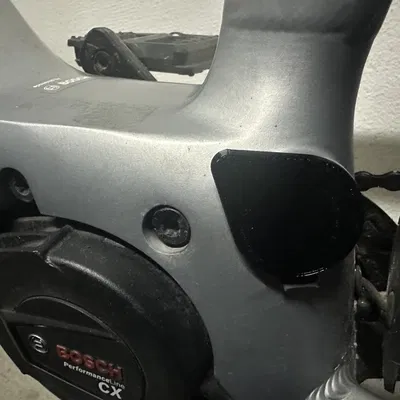 Nắp Che Cổng Sạc Xe Đạp Điện Cube Kathmandu Hybrid SL 750