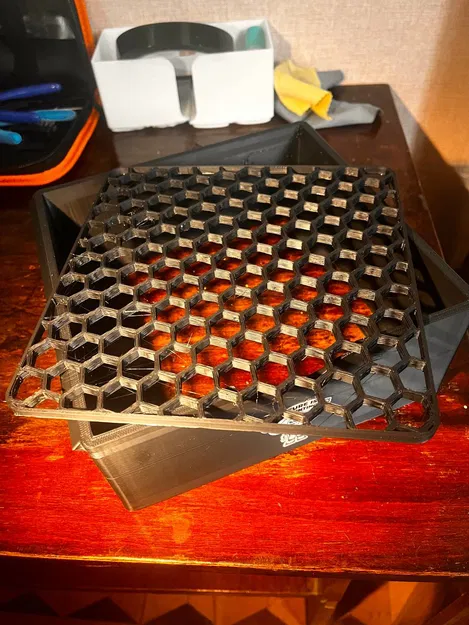 Ngăn kéo gắn dưới bàn với đáy Honeycomb - Image 4