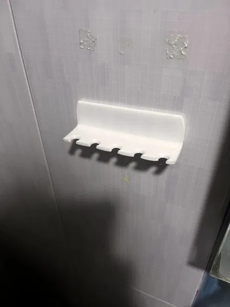 Giá Treo Bàn Chải Đánh Răng 5 Chỗ Gọn Gàng - Image 1