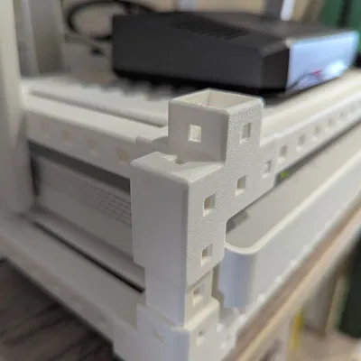 Đầu nối HomeRacker Custom 1U-Offset: Tùy chỉnh không gian thiết bị