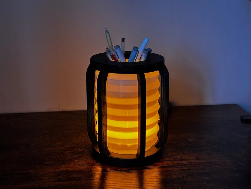 Đèn bàn kiêm ống đựng bút (Lamp pen holder) - Image 2