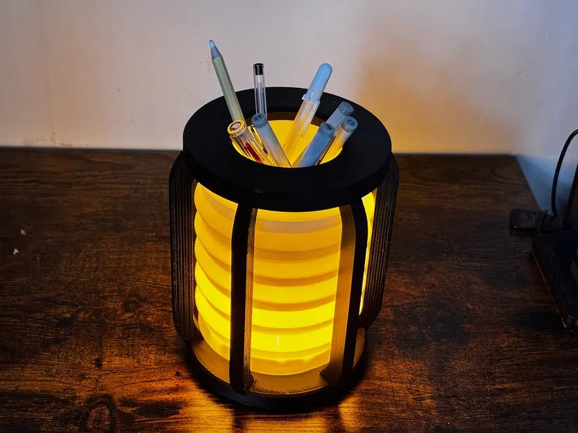 Đèn bàn kiêm ống đựng bút (Lamp pen holder) - Image 3