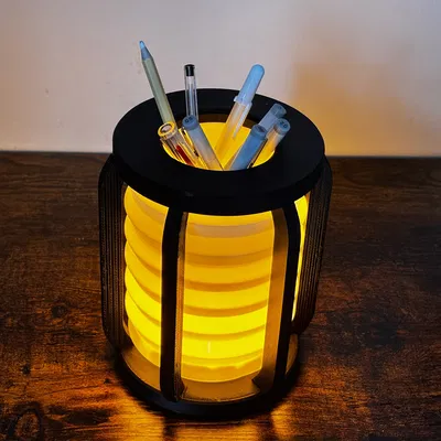 Đèn bàn kiêm ống đựng bút (Lamp pen holder)