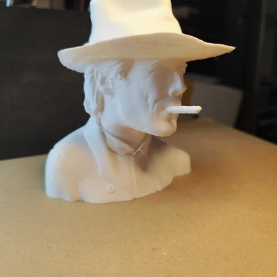 Tượng Clint Eastwood 3D - Tái hiện huyền thoại miền Tây