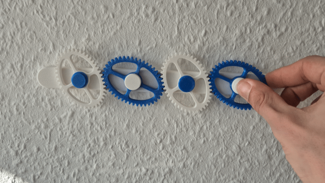 4-Gear Chain Fidget Wall Mount – Đồ chơi bánh răng treo tường - Image 3