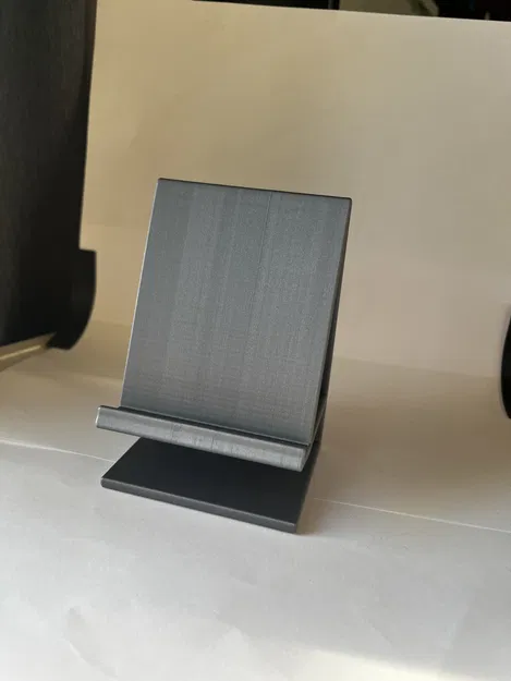 Đế Đỡ Điện Thoại Kiêm Sạc Đa Năng - In 3D Tiện Lợi - Image 1