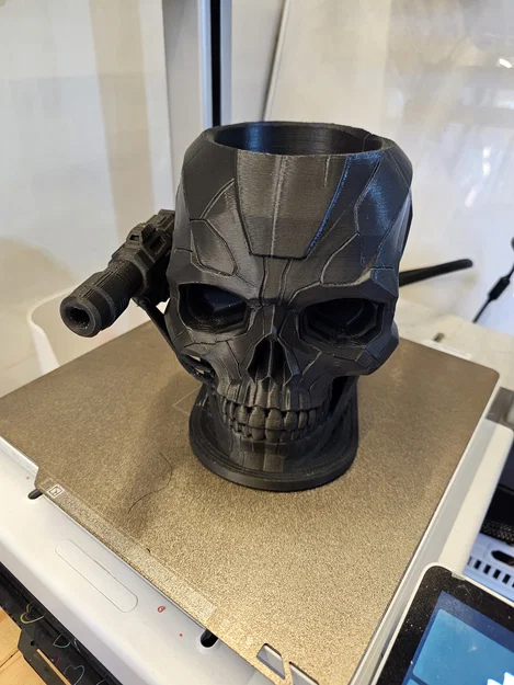 Skull Desk Tidy – Khay Đựng Bút Gothic Điêu Khắc Hình Sọ - Image 1