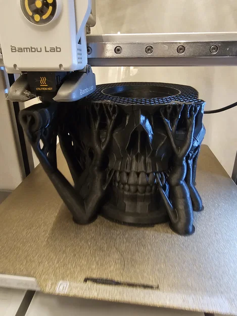 Skull Desk Tidy – Khay Đựng Bút Gothic Điêu Khắc Hình Sọ - Image 2