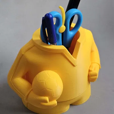 Ống cắm bút hình cầu thủ bóng đá (Soccer Player Pen Holder)