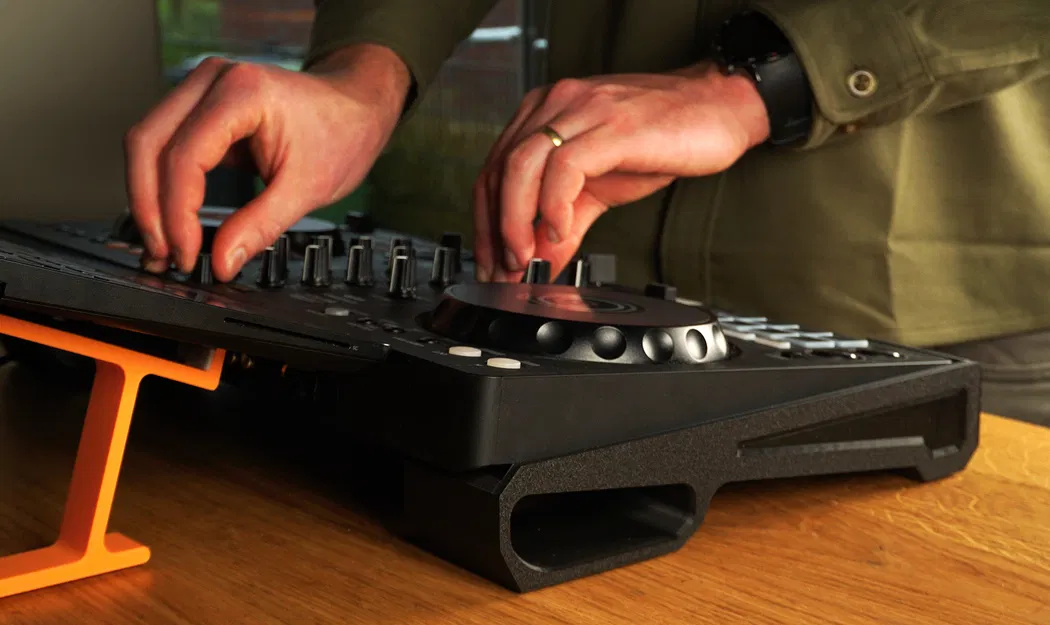 Chân Đế Nghiêng Pioneer DDJ FLX 4 Stand - Image 4