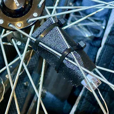 Ngàm giữ đèn nan hoa xe lăn (Wheelchair Spoke Light Holders)