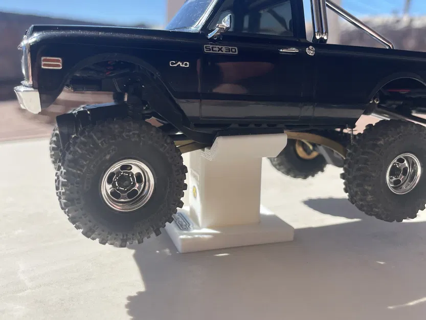 Giá đỡ trưng bày Axial SCX30 - Image 2