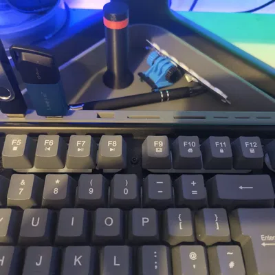 V - Khay lưu trữ dưới màn hình cho chân đế chữ V (USB & SD Holder)