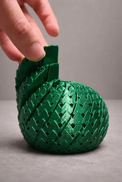 Quả Cầu Fidget Vảy Rồng Mở Rộng – Articulated Scaled Stress Toy - Image 2