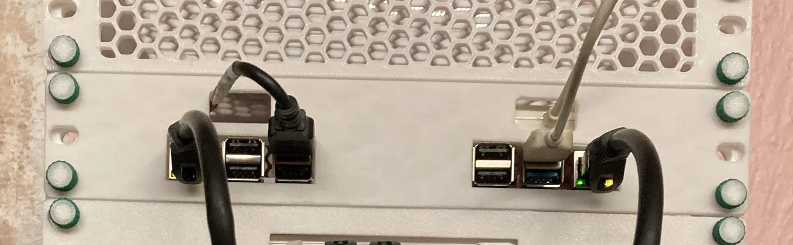 Giá rack 10" gắn 2 Raspberry Pi và 2 HDD/SSD - Image 1