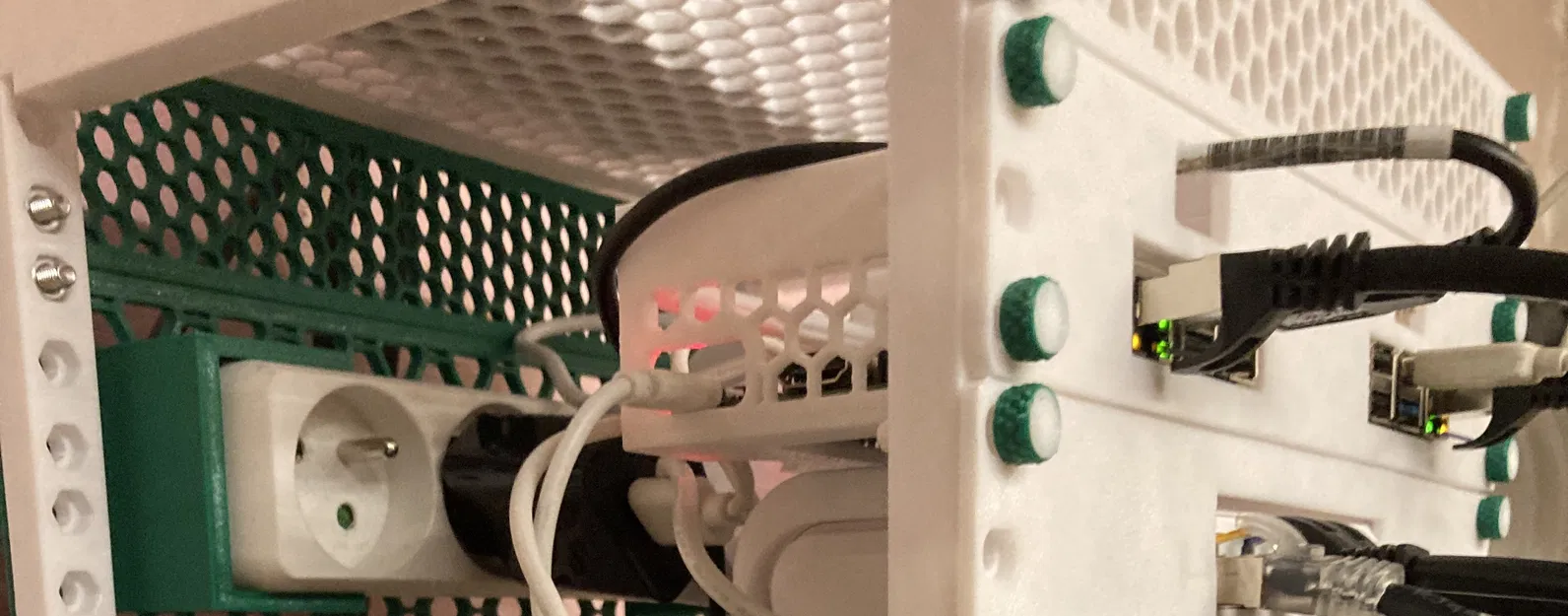 Giá rack 10" gắn 2 Raspberry Pi và 2 HDD/SSD - Image 2