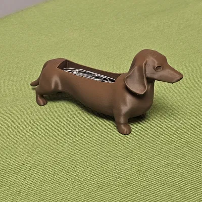 The Clip-a-Dox – Hộp đựng kẹp giấy hình chó Dachshund