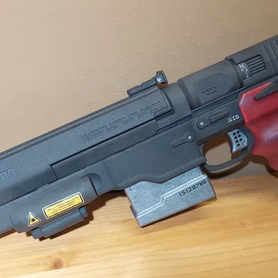 Cyberpunk 2077: Malorian Arms 3516 của Johnny Silverhand (lắp bằng vít, detail chuẩn hơn)