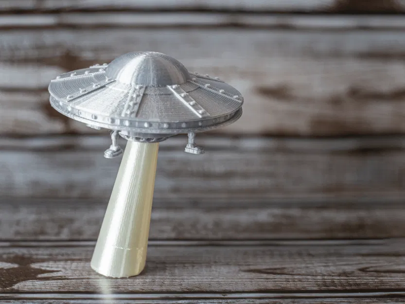 Alien UFO – Tàu đĩa bay người ngoài hành tinh phong cách retro - Image 1