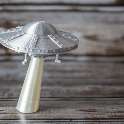 Alien UFO – Tàu đĩa bay người ngoài hành tinh phong cách retro