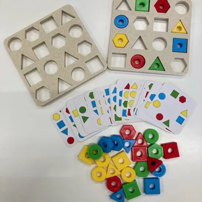 Đồ Chơi Xếp Hình Khối và Màu Sắc Montessori Cho Bé