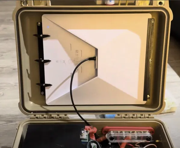 Giá gắn nắp thùng Apache 3800 cho Starlink Mini - Image 1