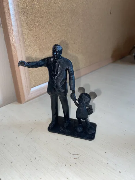 Mô Hình 3D Tượng Walt Disney và Mickey Mouse Disneyland - Image 3