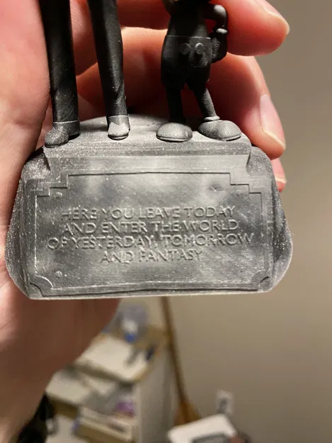 Mô Hình 3D Tượng Walt Disney và Mickey Mouse Disneyland - Image 4