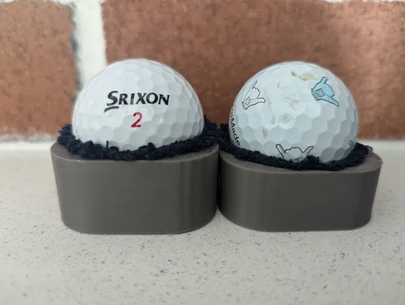 Dụng cụ vệ sinh bóng golf (Golf Ball Cleaner) - Image 1