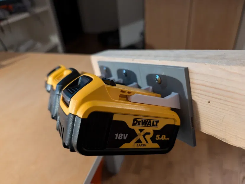 Kệ pin DeWalt dạng modular ghép ngang (side by side) - Image 1