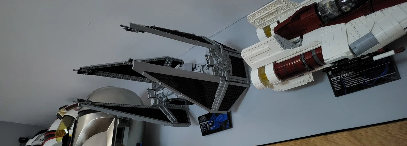 Lego Star Wars 75382 UCS TIE Interceptor (2024) – Bộ chi tiết treo tường - Image 2