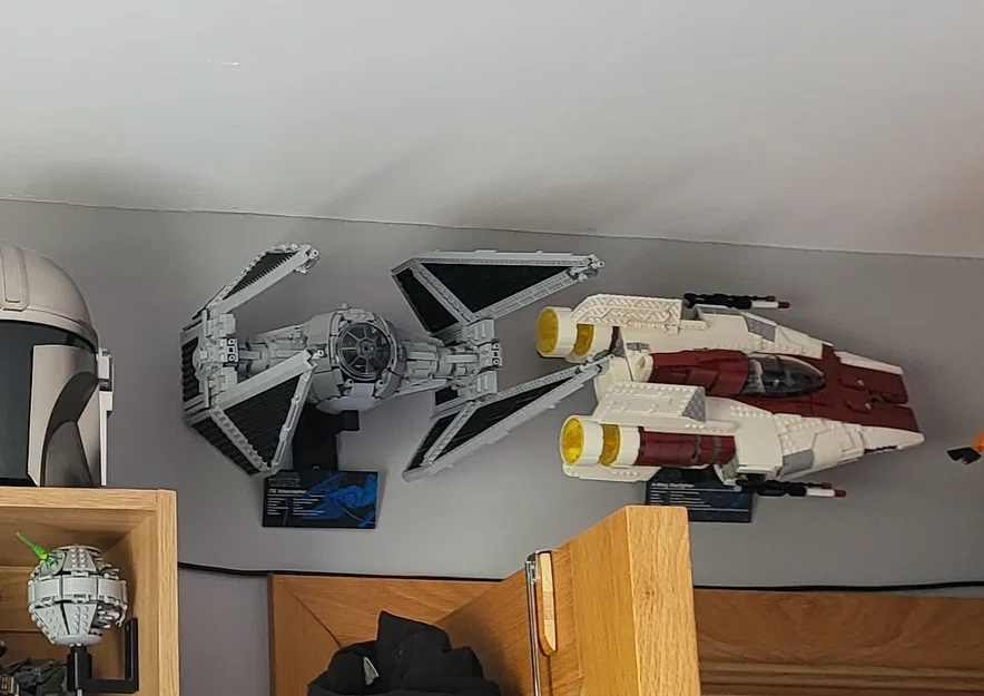 Lego Star Wars 75382 UCS TIE Interceptor (2024) – Bộ chi tiết treo tường - Image 3