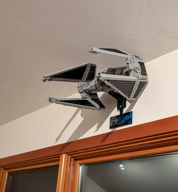 Lego Star Wars 75382 UCS TIE Interceptor (2024) - Mount nghiêng không cần support - Image 1