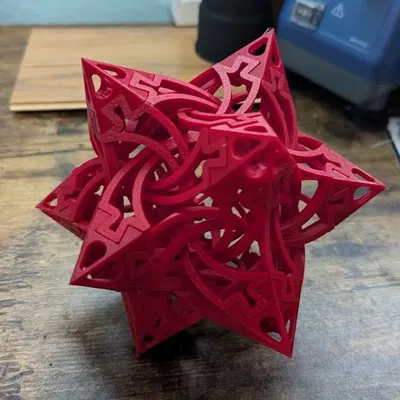 Stellated dodecathing – Mô hình trang trí hình sao đan xen