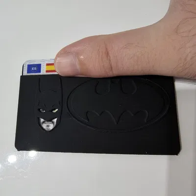 Hộp Đựng Thẻ ID Kiểu Mặt Nạ Batman