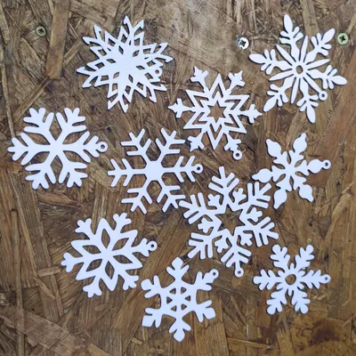 1 bộ 10 bông tuyết (có vòng treo) – 1 set of 10 Snowflake