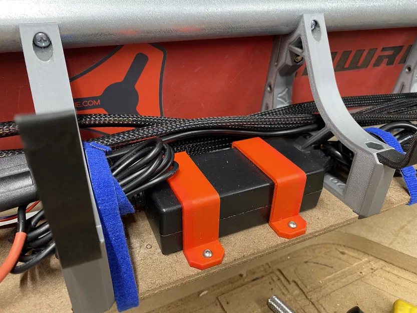 LowRider v4 CNC - Đai giữ cố định nguồn 24V vào lower strut plate gantry - Image 1