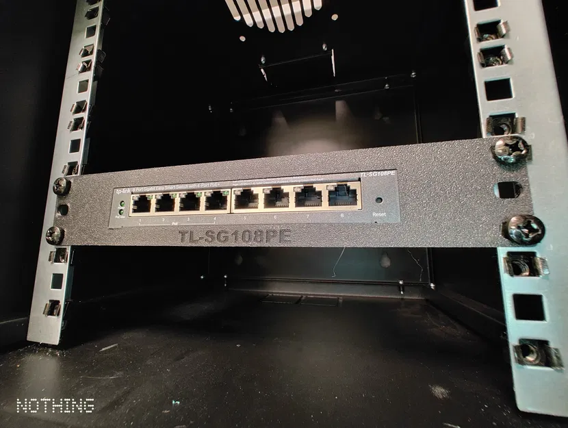 Giá/khung gắn rack 10" cho switch TP-Link TL-SG108PE - Image 1