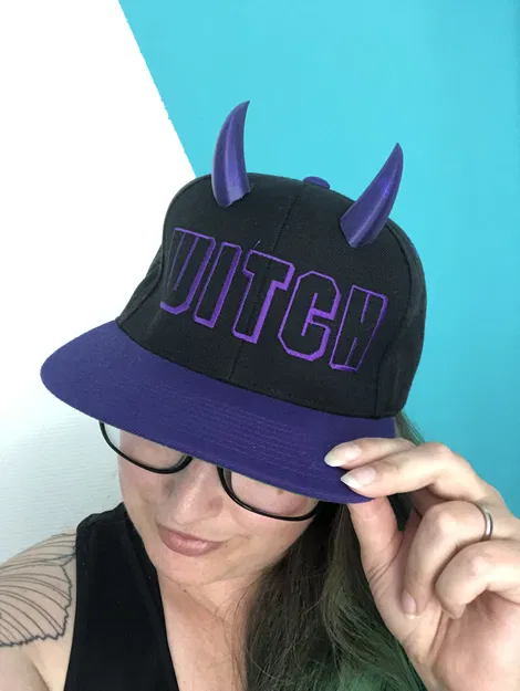 Sừng quỷ cho mũ snapback (Devil horns for cap) - Image 2