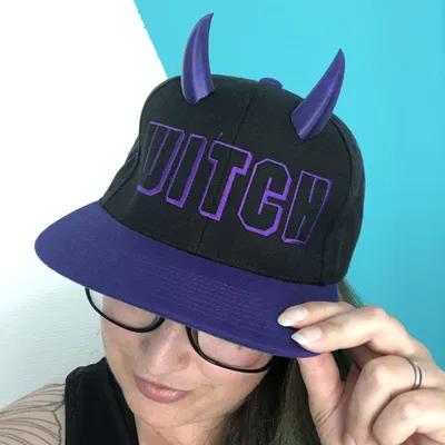 Sừng quỷ cho mũ snapback (Devil horns for cap)