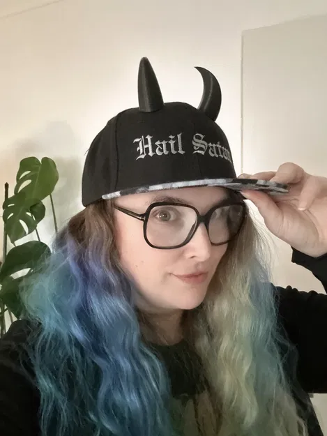 Cặp sừng quỷ gắn lên nón, nay có bắt vít! - Image 2