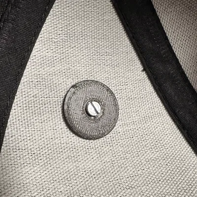 Cặp sừng quỷ gắn lên nón, nay có bắt vít!