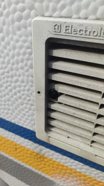 Kẹp Lưới Thông Gió Tủ Lạnh Electrolux/Dometic Xe RV (In 3D) - Image 1