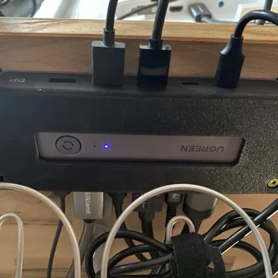 Bộ mount cho UGREEN 8K KVM switch và remote