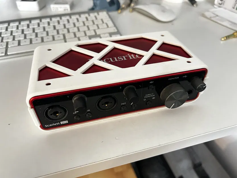 Đế Treo Card Âm Thanh FOCUSRITE SCARLETT 2I2 Dưới Bàn - Image 2