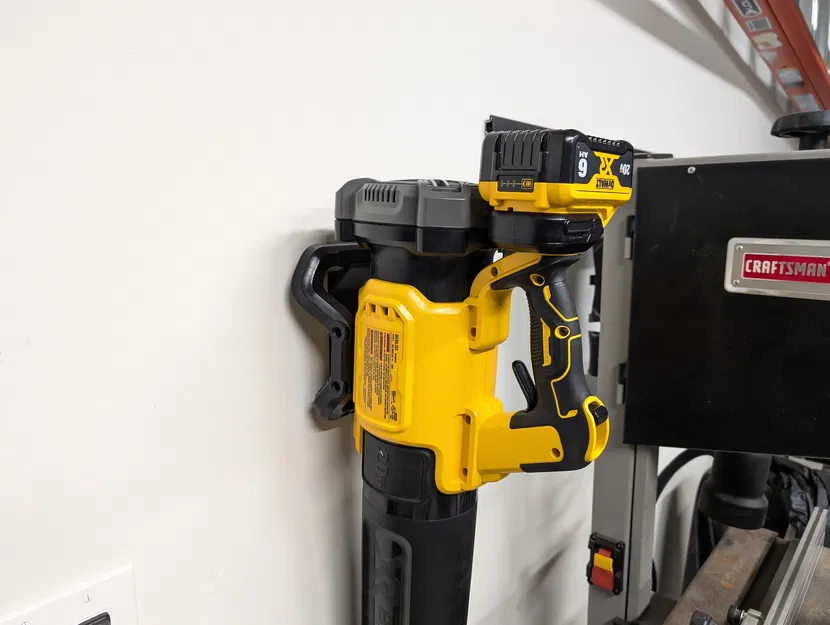 Giá treo tường cho máy thổi lá Dewalt DCBL722 (Wall Mount) - Image 1