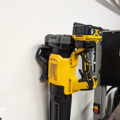 Giá treo tường cho máy thổi lá Dewalt DCBL722 (Wall Mount)