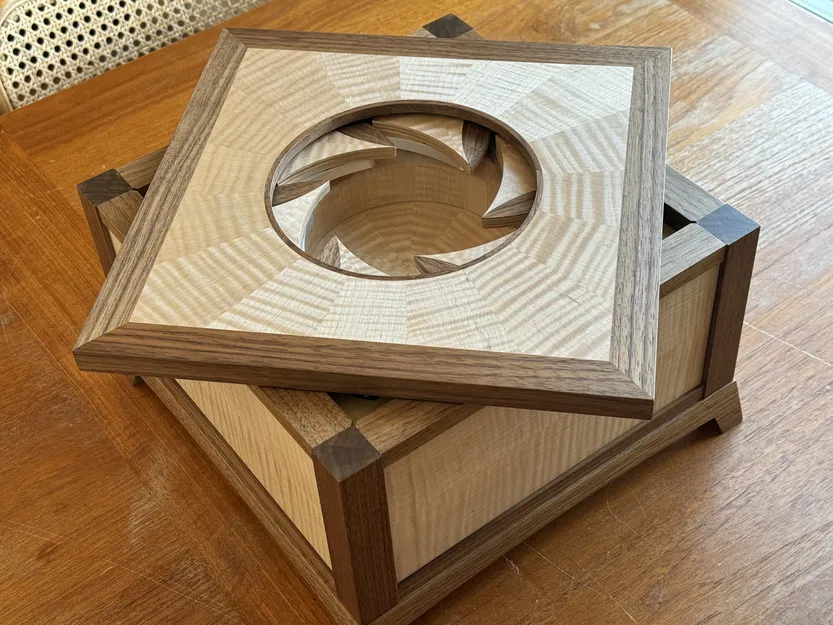 Iris Box (Hộp cơ cấu iris cơ khí) - Image 1